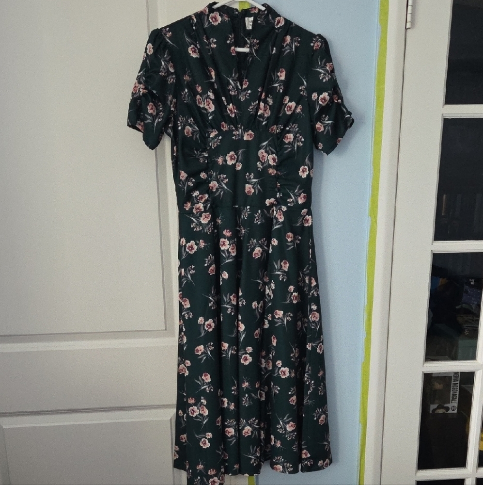 Unique Vintage Dark Green Floral Midi Dress